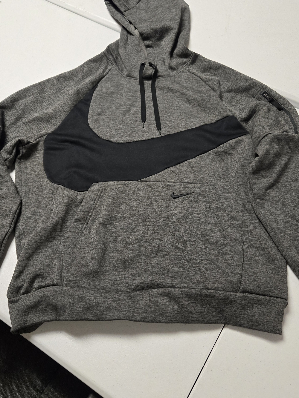 Mens Nike Gray Hoodie, Size Large